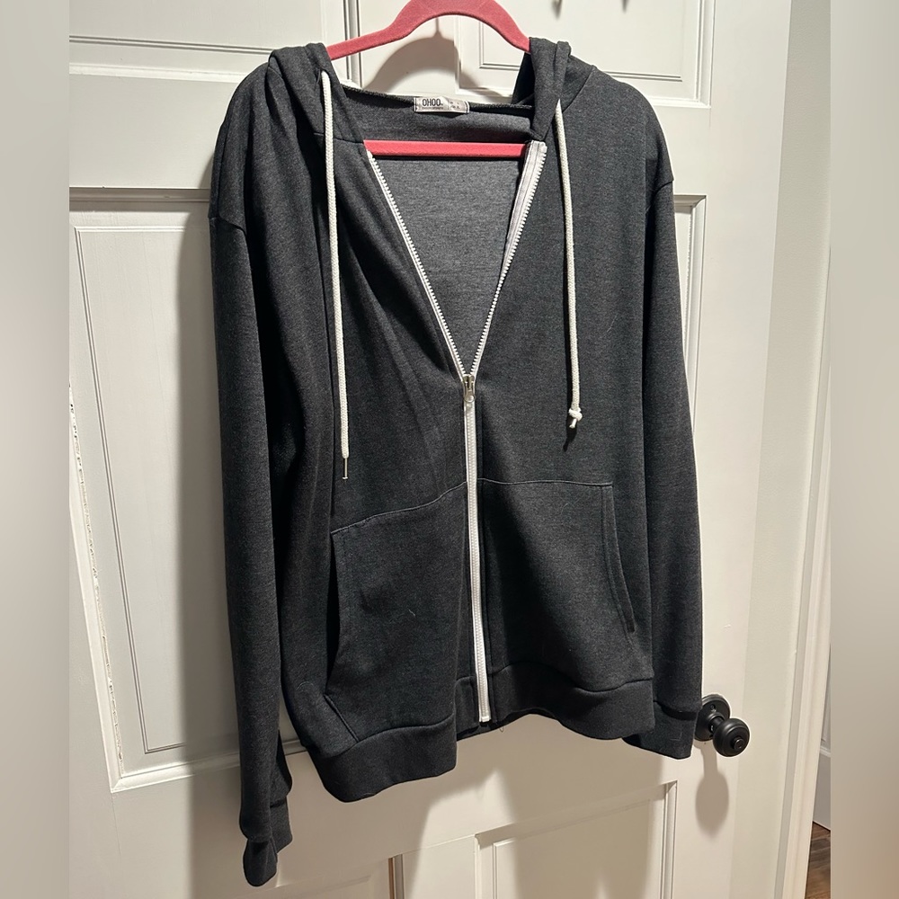 Gray sweatshirt